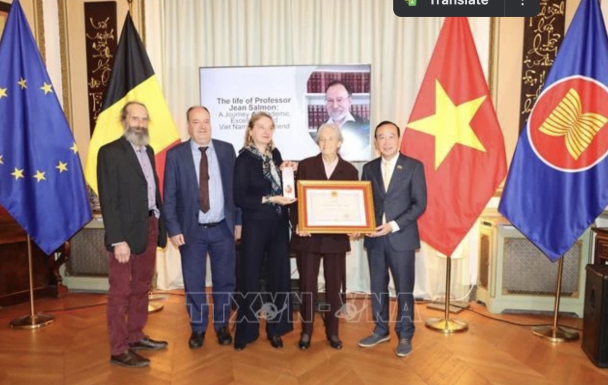 Late Belgian professor honoured with Vietnam’s Friendship Order